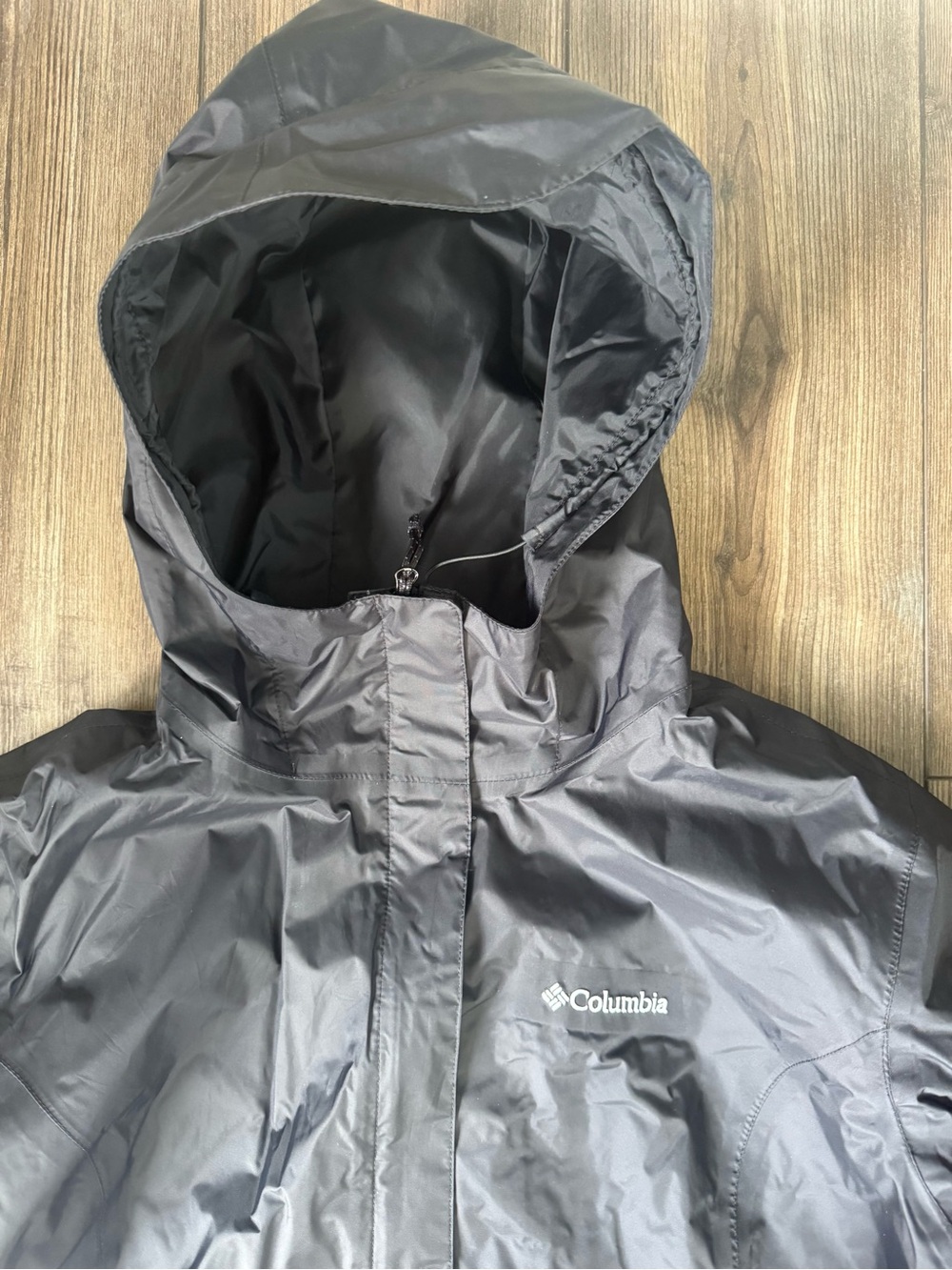 Columbia Women's Black Hooded omni tech Waterproof breathable Jacket - Picture 2 of 10